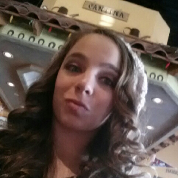 Meet your Posher, Alexis