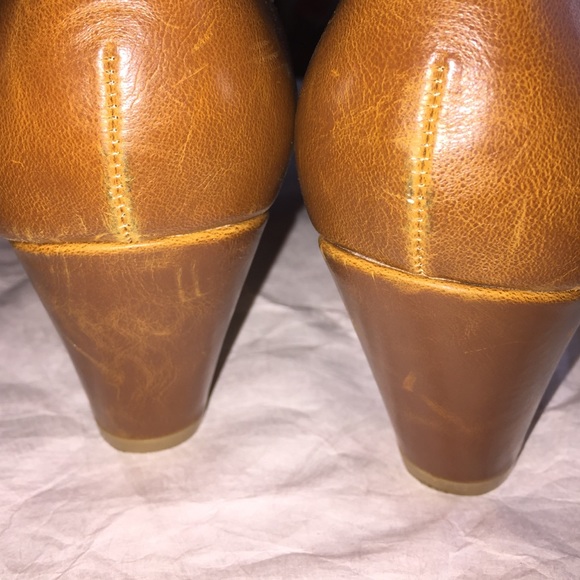 Swing Along Heel in Bourbon - Picture 2 of 4