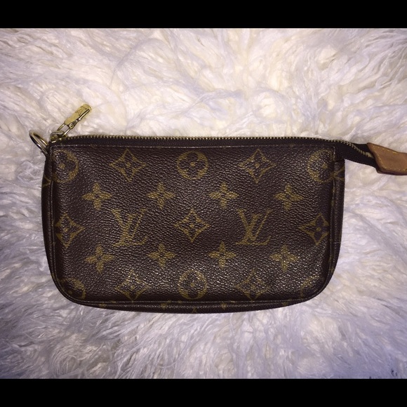 Louis Vuitton Pochette