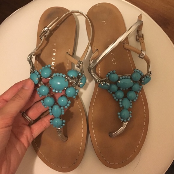 Adorable sandals!