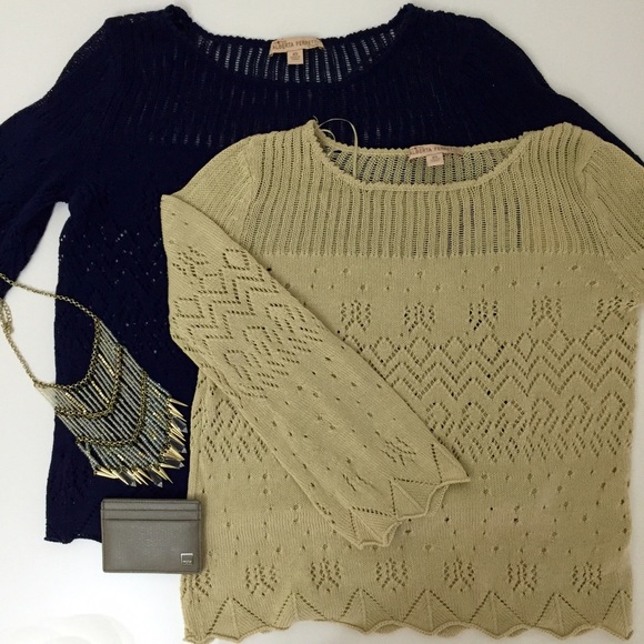 Two Airy Lightweight Bell Sleeves Sweater