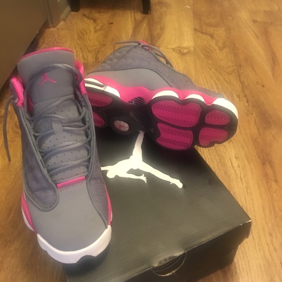Jordan retro 13 cool grey & pink