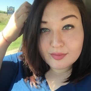 Meet your Posher, Cassandra