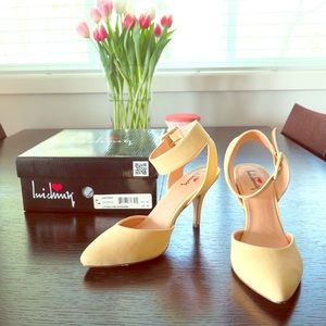 Luichiny Shoes - Luichiny Lawrence Ankle Strap Pump in Yellow Luichiny Shoes - Luichiny Lawrence Ankle Strap Pump in Yellow