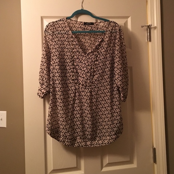 Tan and black horseshoe pattern top