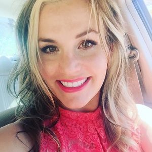 Meet your Posher, Holly