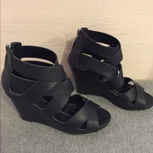 Dolce vita wedges!