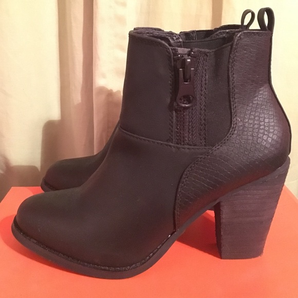 Black ALDO ankle booties