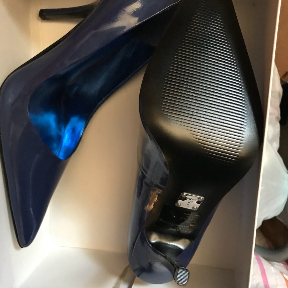 ***SOLD***Blue Pointed Toe Shoes Size 6 - Picture 2 of 3