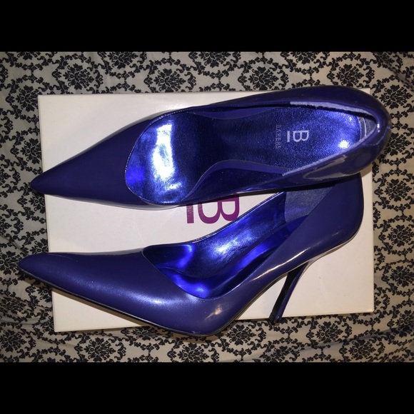Shoes - ***SOLD***Blue Pointed Toe Shoes Size 6
