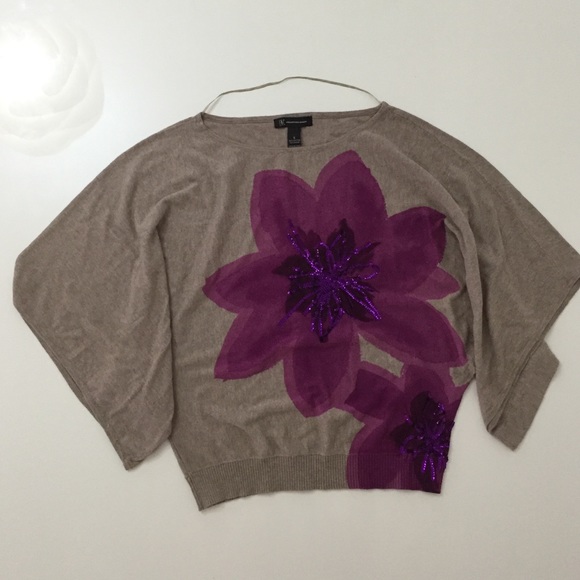 Floral Lightweight Sweater with Batwings Sleeves