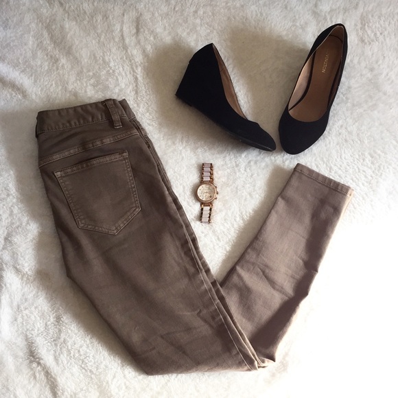 Free People🌟distressed skinny jeans- beige - Picture 1 of 3