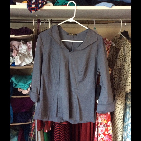 Harrison top in grey by Laura Brynes.