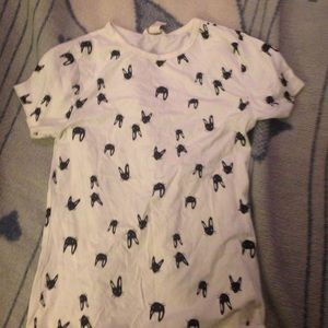 White tshirt with bunnies