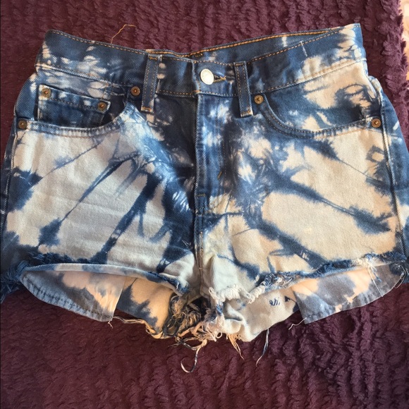 Tye dye Levi's shorts