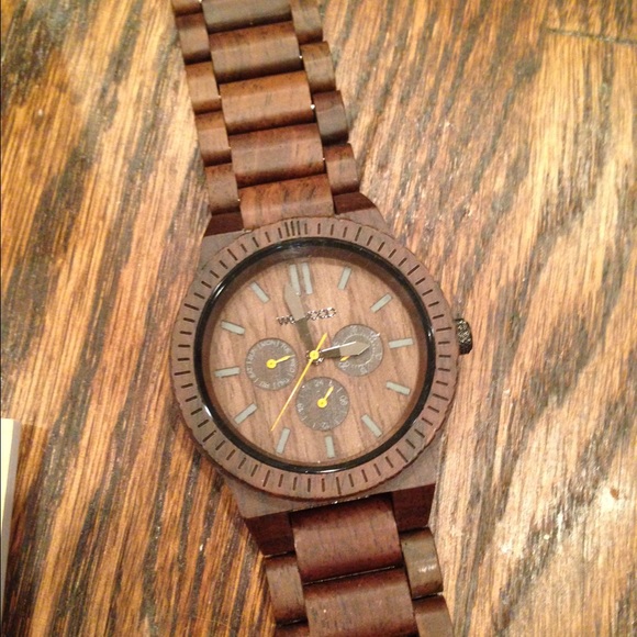 New in box wewood men's watch