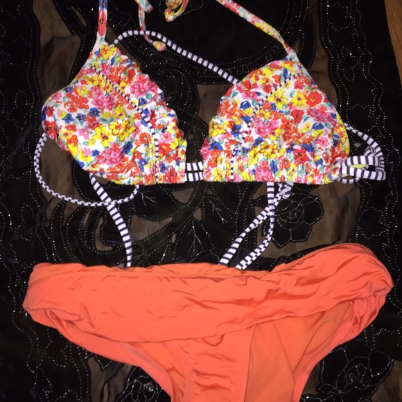 Floral suit - Picture 1 of 1