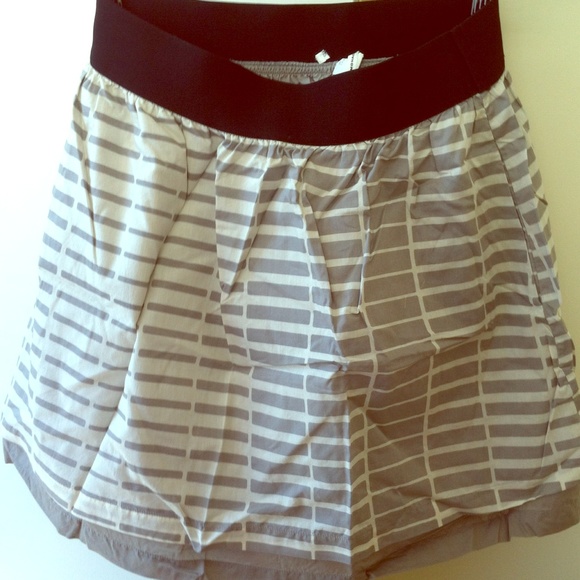 Club Monaco grey & white striped skirt size M