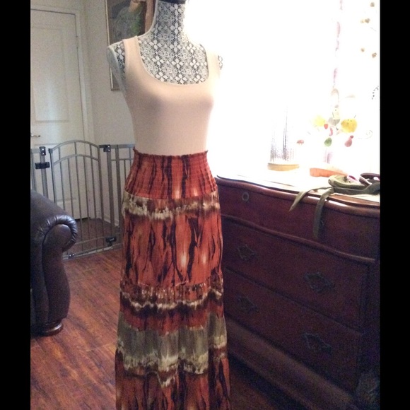 Skirt - Picture 2 of 4