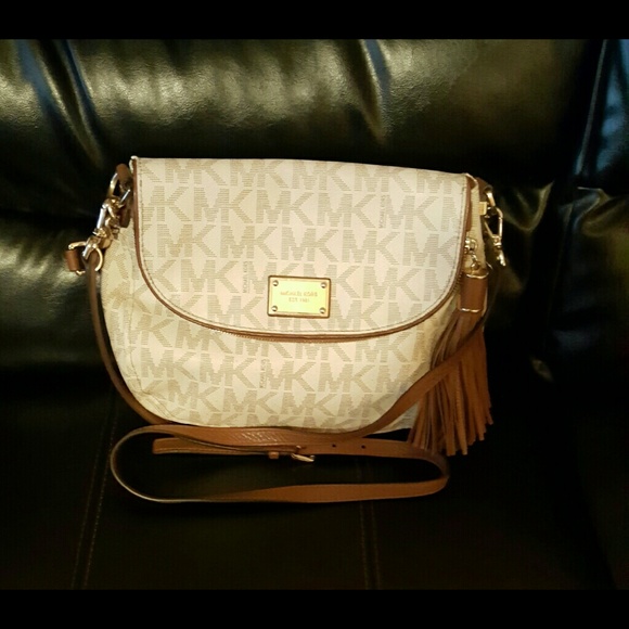 Micheal kors cross body