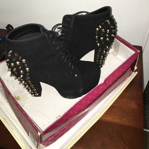 Gold spiked black heel size 8