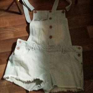 Overall shorts