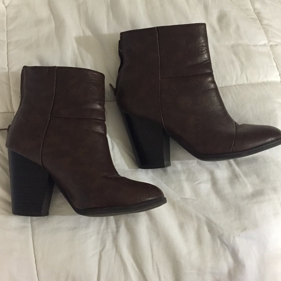 Brown Leather Bootie by Jasmin