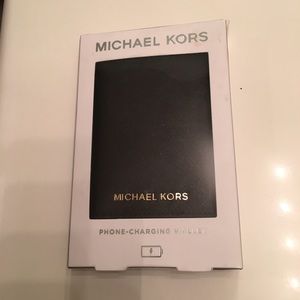 Michael Kors Authentic Phone-Charging Wallet