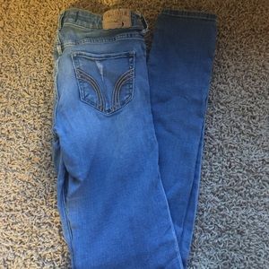 Hollister light wash distressed skinnys