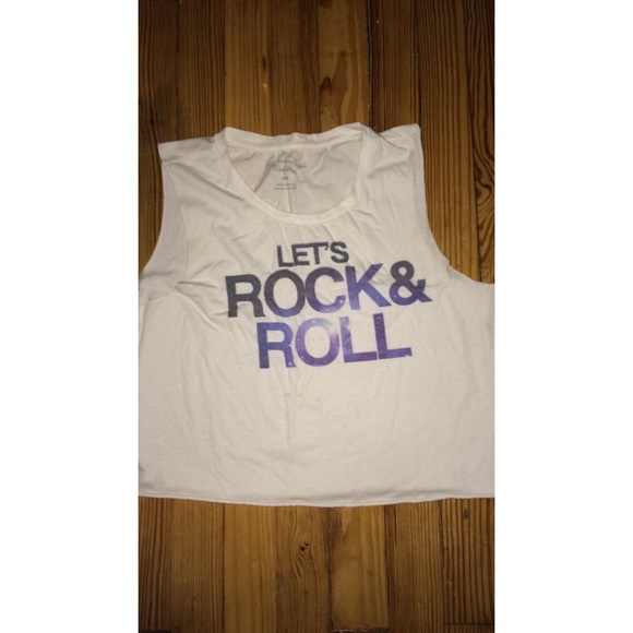 CLOSET CLOSING American Eagle Tank - Picture 1 of 2