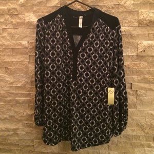 We are selling nice beautiful top 🌹