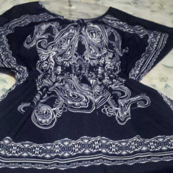Blouse - Picture 2 of 3