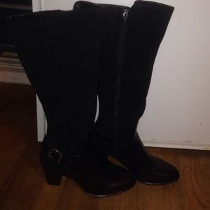 Black heeled boots