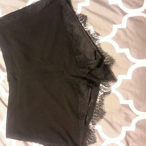 Nwot black shorts