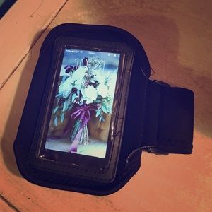 Running arm band for iPhone any size (not6plus)