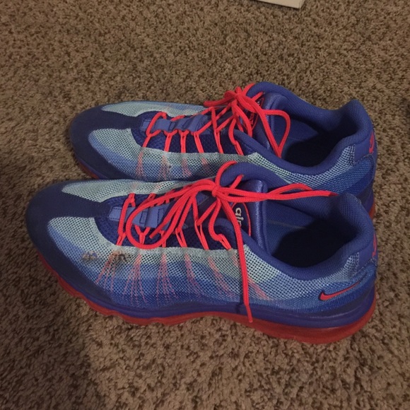 Nike - Picture 1 of 2
