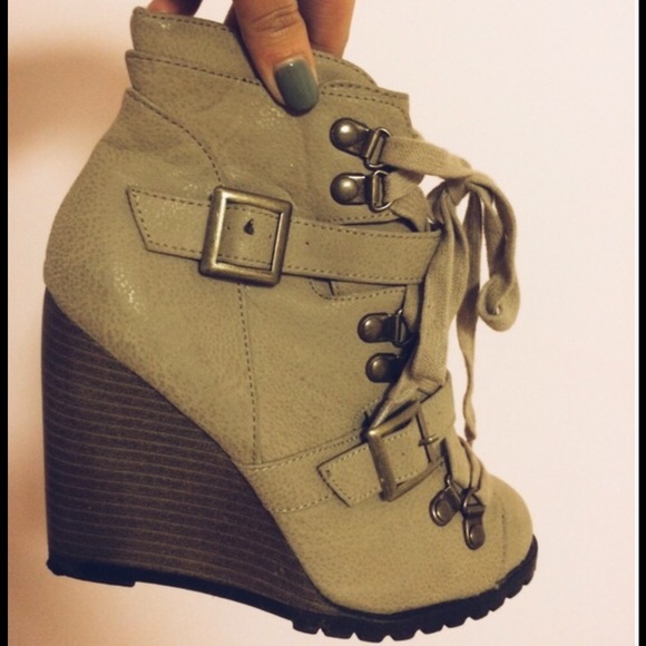 Beige bootie wedge sneakers