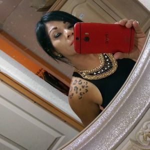 Meet your Posher, Monica