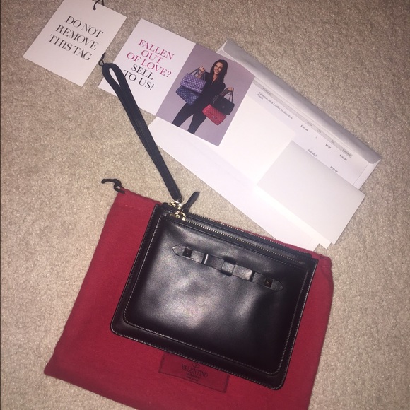 Valentino Wristlet/ Clutch, Wallet . Pre-Loved. - Picture 4 of 4