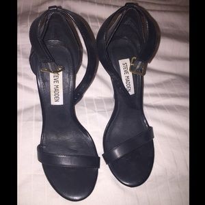 Steve Madden Realove Sandal