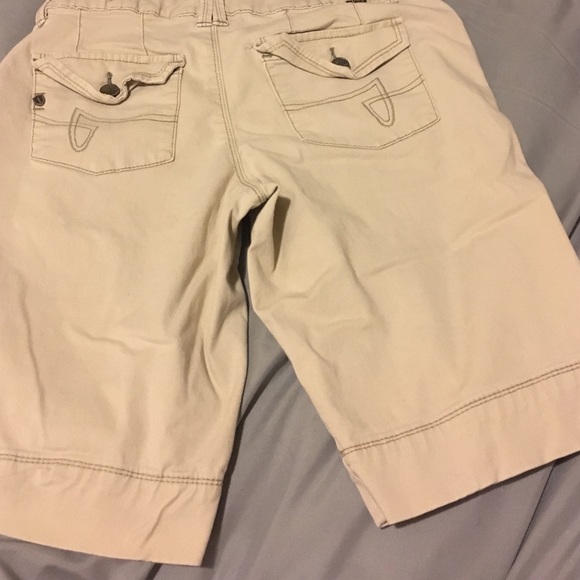 Shorts - Picture 3 of 3