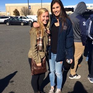 Meet your Posher, Elyssa