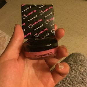 HK lip conditioner