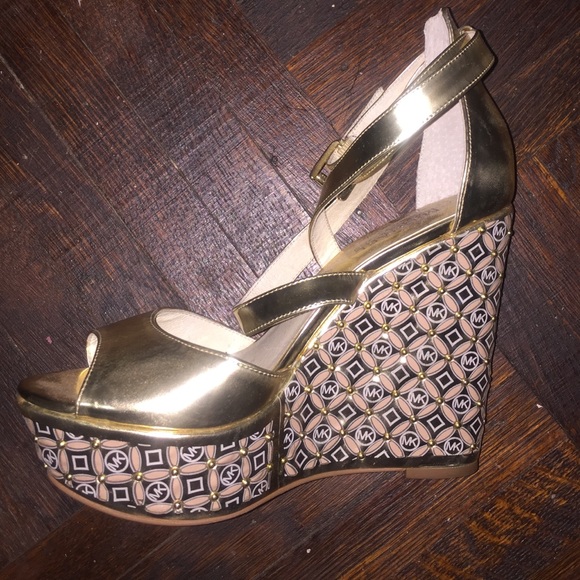 Michael Kors wedge shoe worn once for video shoot - Picture 2 of 4
