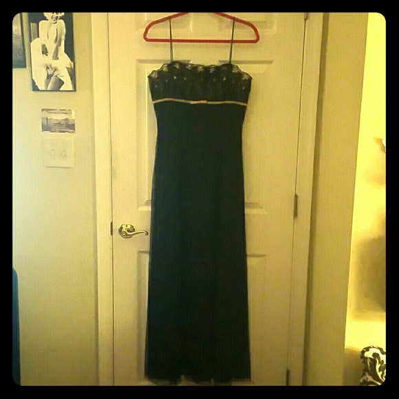 BEAUTIFUL PROM/EVENING GOWN