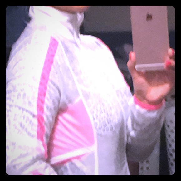 Brooks windbreaker