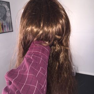 Brown wig