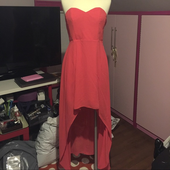 H&M women's red strapless dresses for any occasion