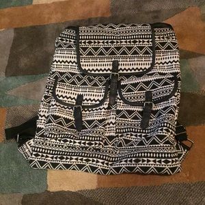 Large geometric rucksack