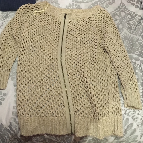 sweater - Picture 3 of 3